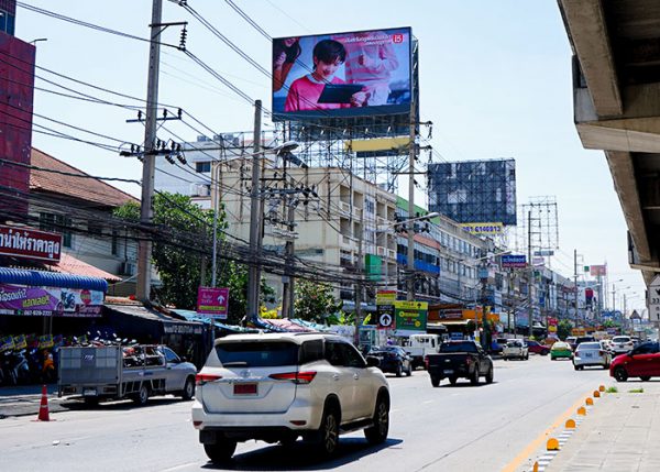 ป้ายโฆษณา led แยกเทพารักษ์