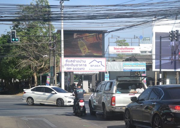 ป้ายโฆษณา led สามแยกมาสด้า